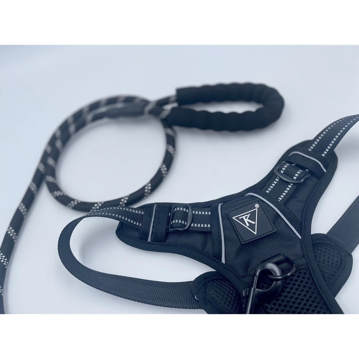 No-Pull Dog Harness – Comfortable, Adjustable Fit for All Breeds
